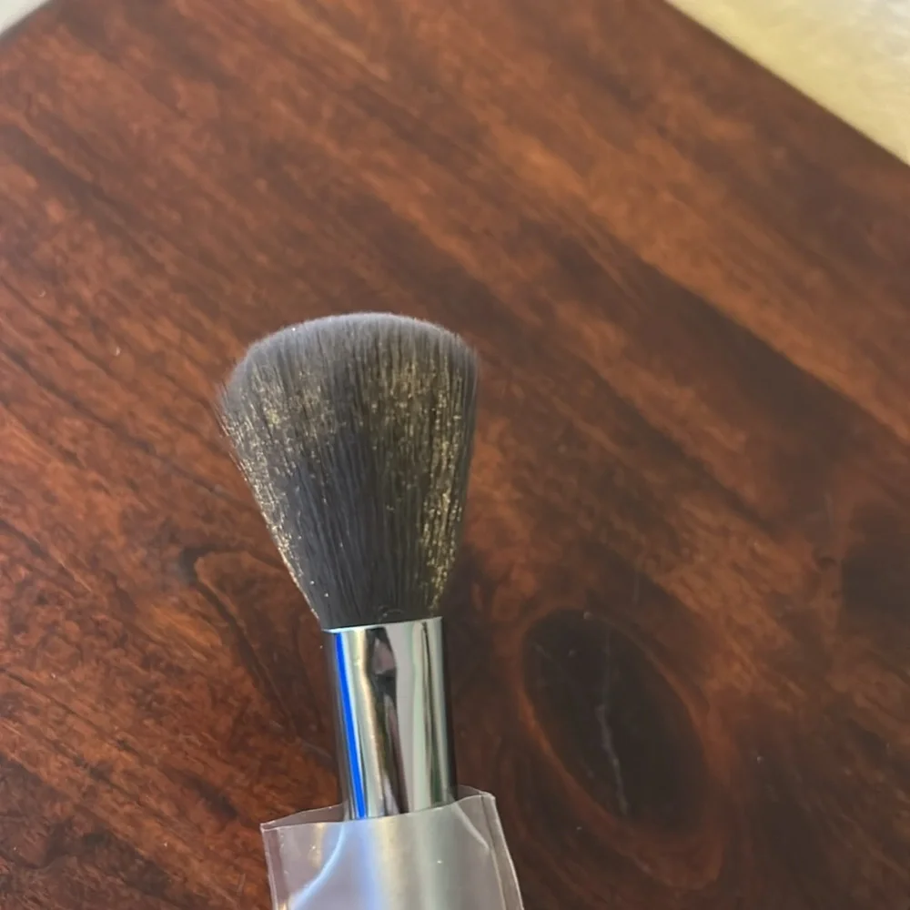 Laruce LR309 Blush Brush in Midnight New in pouch